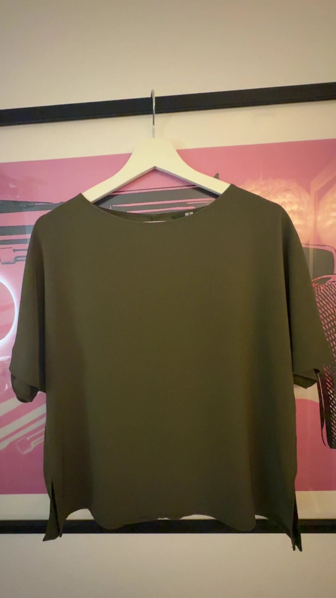 Olivgrön blus från Uniqlo