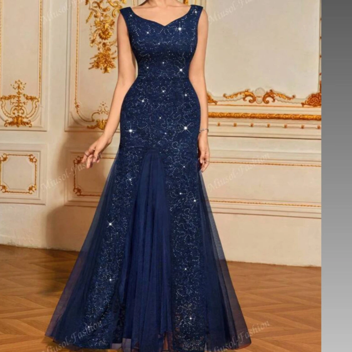 Marinblå glittrig långklänning