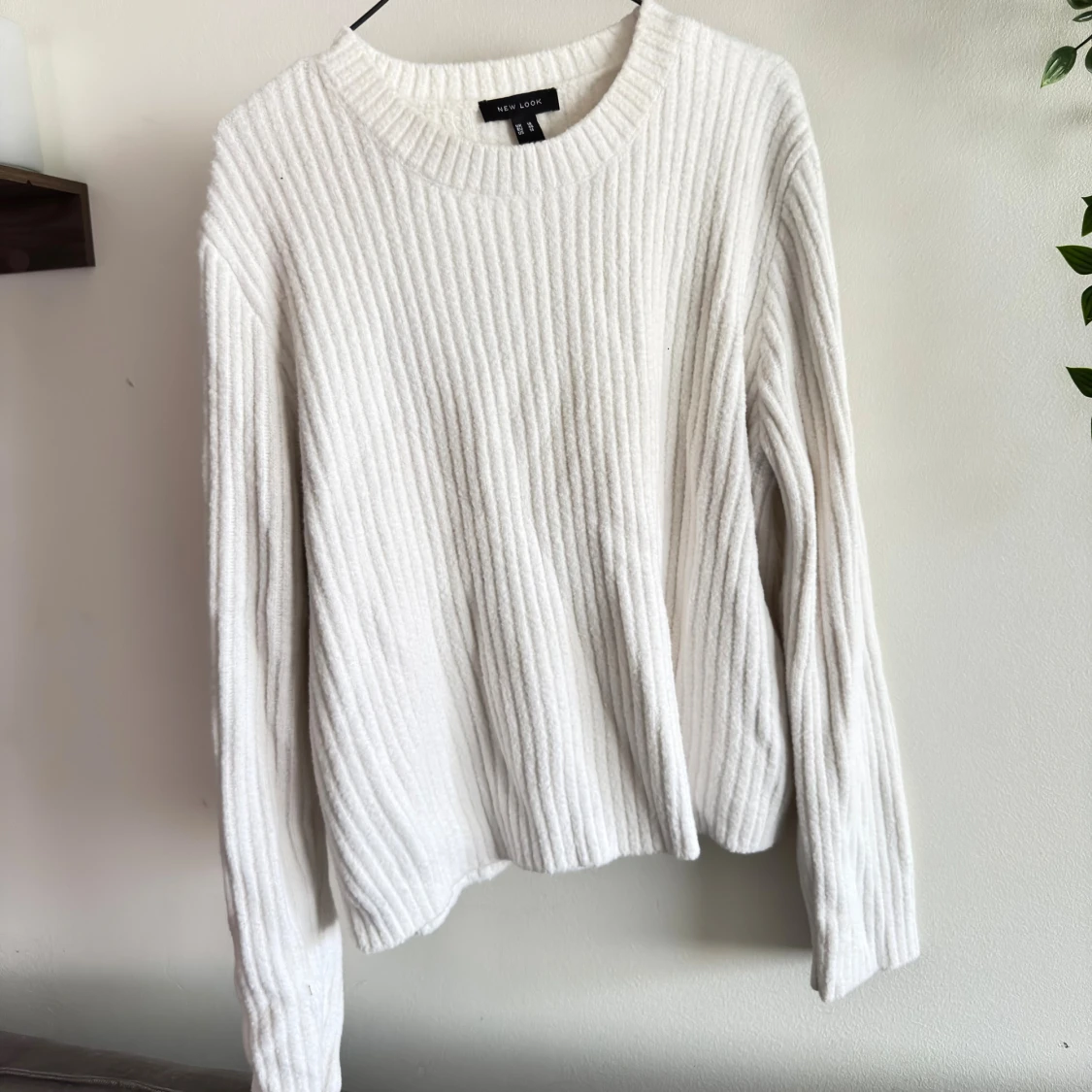 Vit ribbad stickad tröja New Look