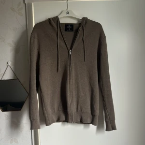 Kashmir tröja - Kashmir och merinoullsblandad hoodie , snygg färg.