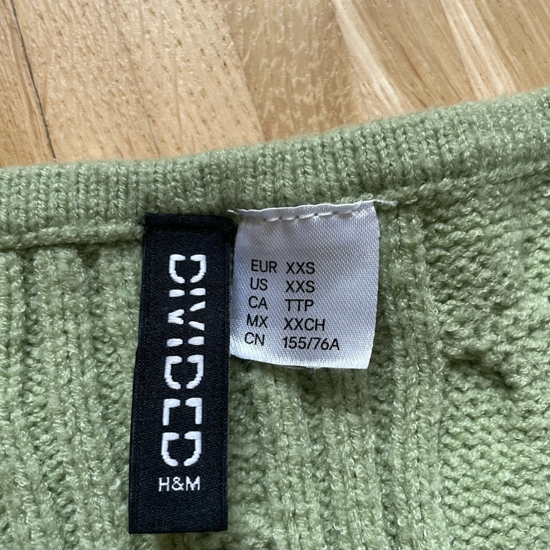 Grön stickad kortklänning H&M Divided - 2