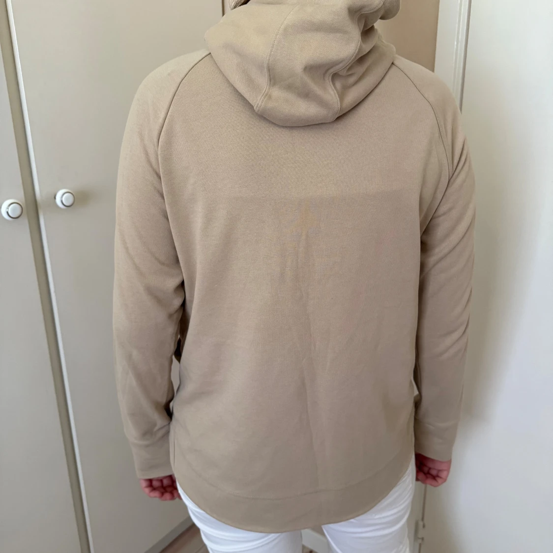 Beige hoodie från SOC med dragkedja - 2