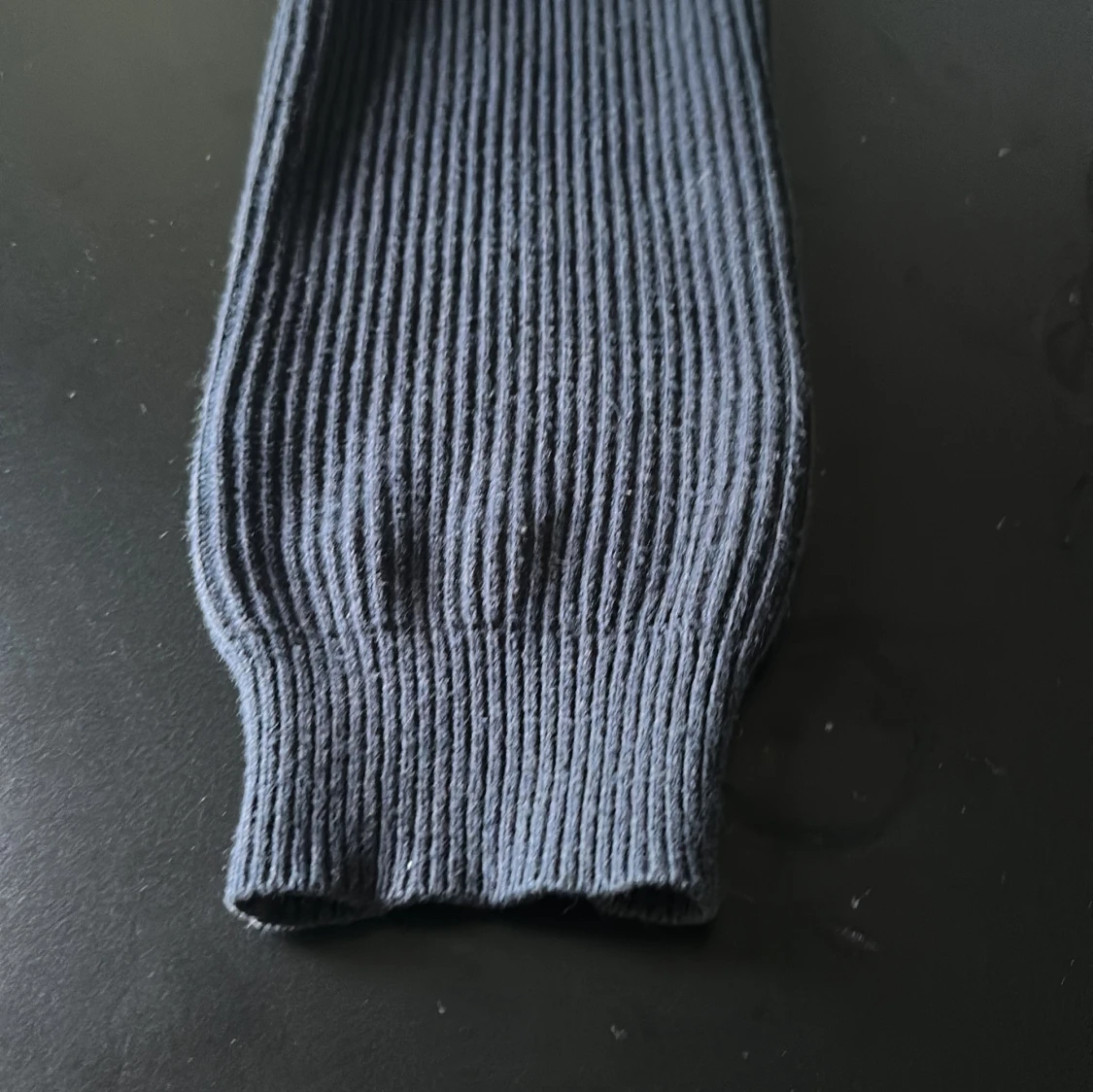 Mörkblå stickad half zip från John Henric - 4