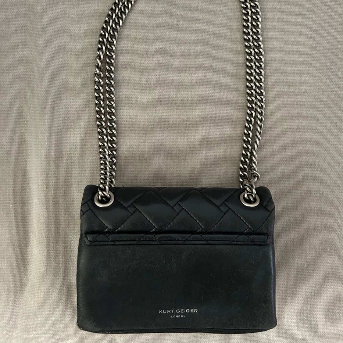 Svart quiltad axelväska Kurt Geiger - 1