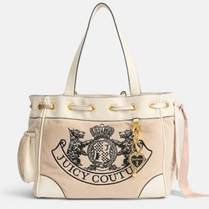 Juicy couture Daydreamer väska - Säljer den här snygga Daydreamer väskan från juicy couture som aldrig är använd och inte längre går att få tag på❤️