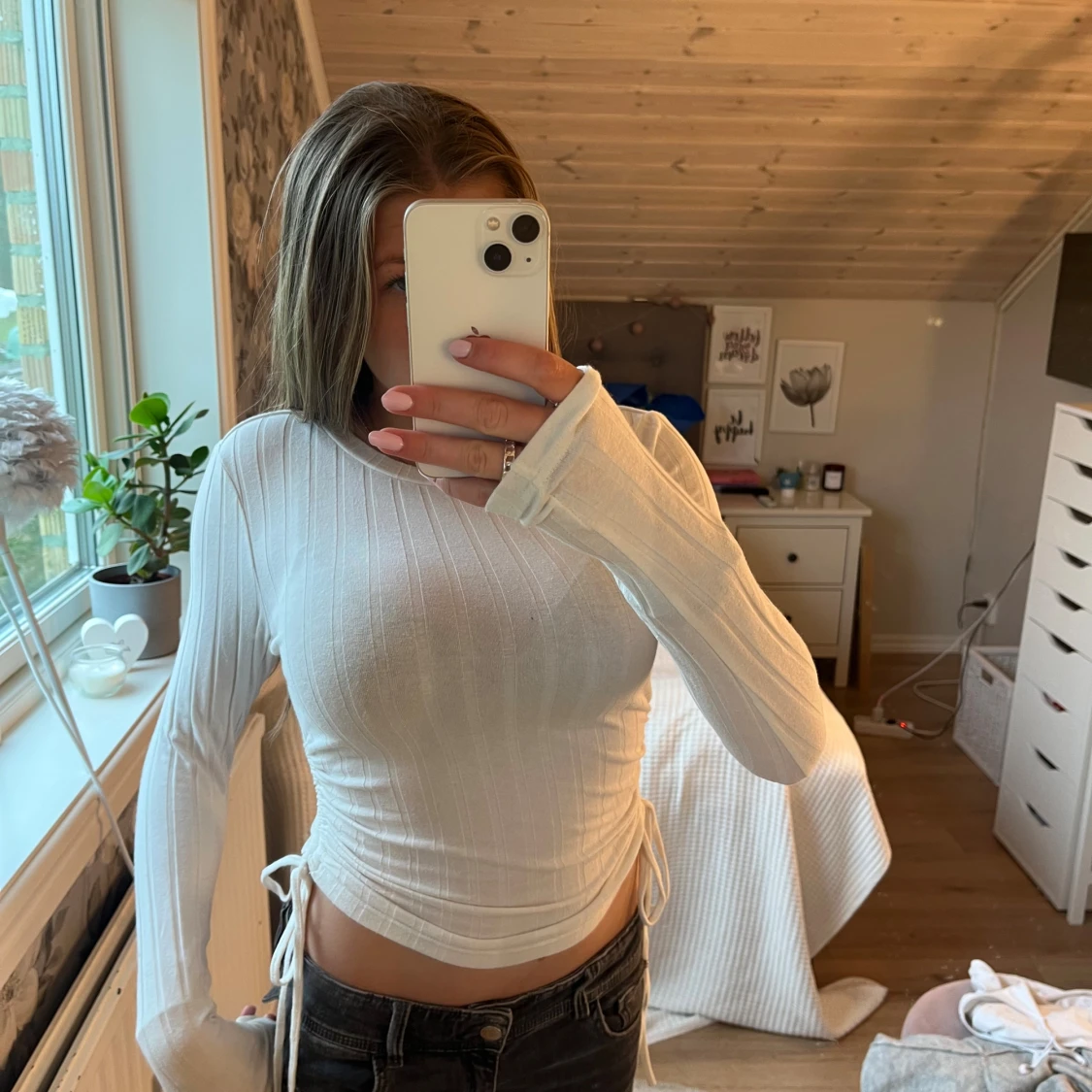 Vit ribbad långärmad topp