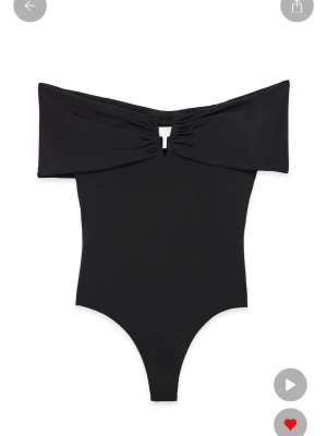 Svart slutsåld body från nakd  - Helt oanvänd och lappen är kvar, slutsåld på hemsidan! Storlek S från nakd 