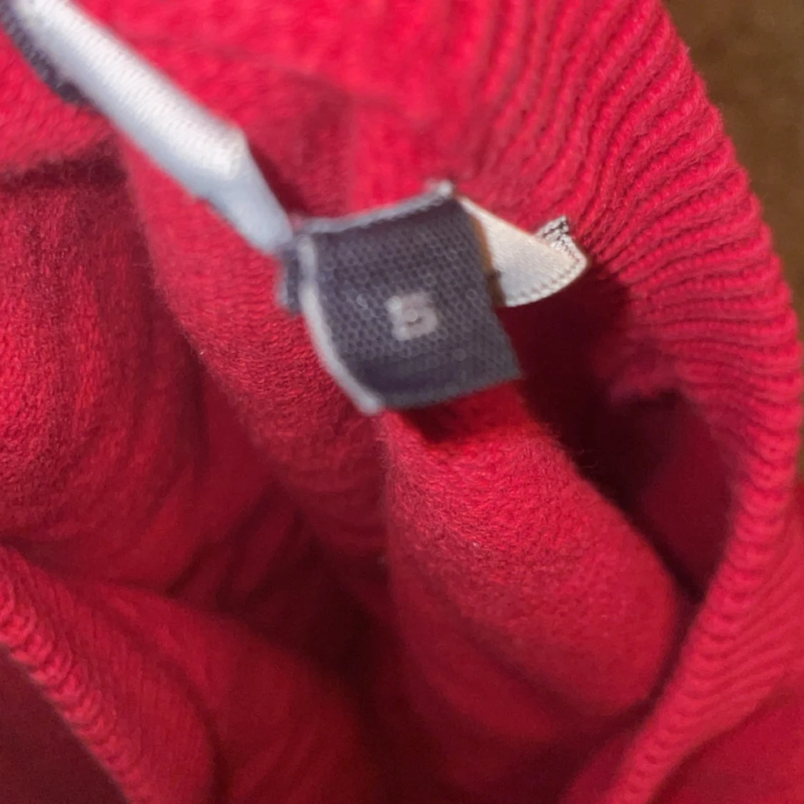 Röd stickad tröja från GANT - 2