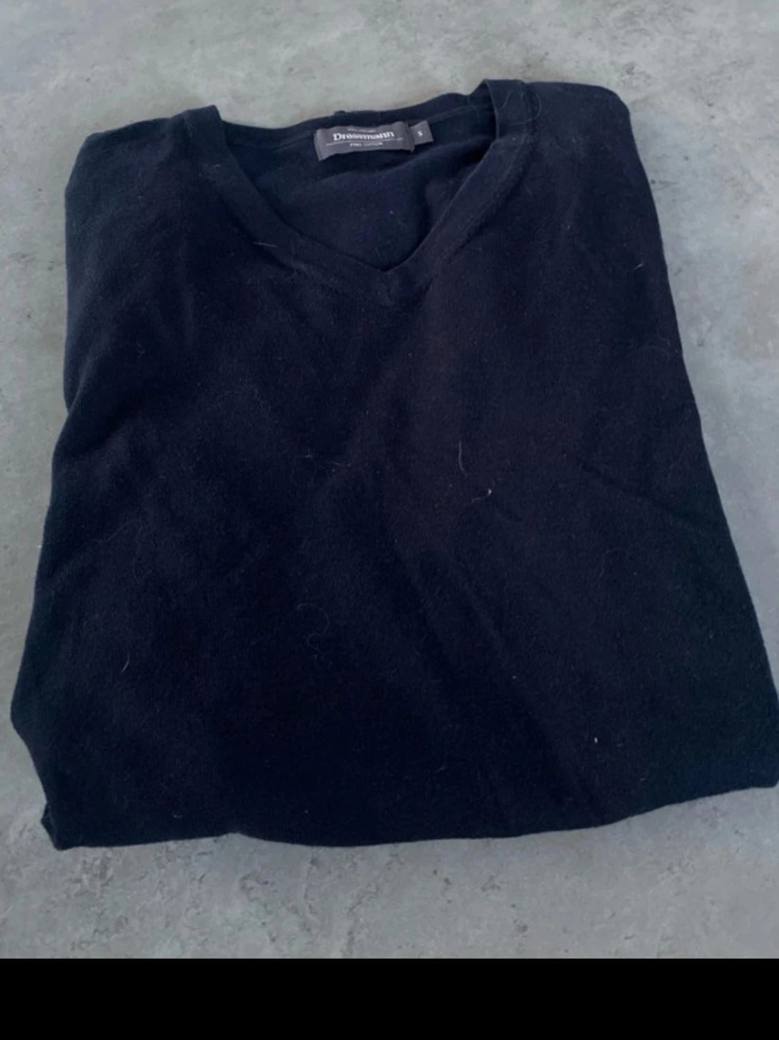 Svart v-ringad tröja Dressmann S - 1