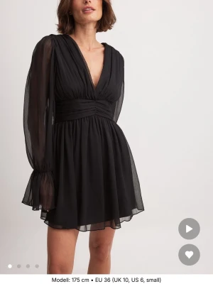 Miniklänning - Supersnygg klänning från nakd