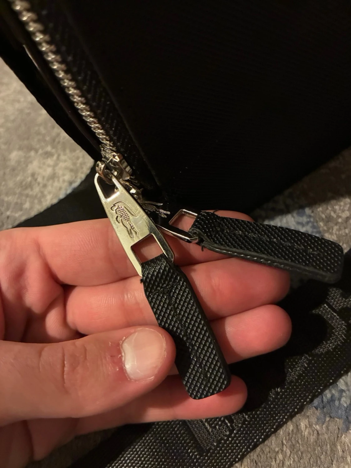 Svart axelväska från Lacoste - 1