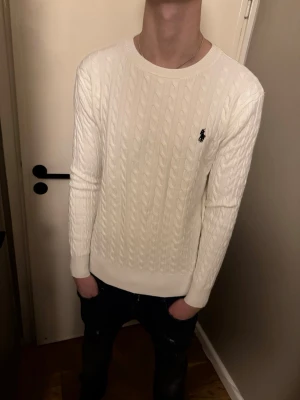 Stickad Polo Ralph Lauren tröja - Helt ny klassisk stickad tröja från Ralph lauren. pris 499, Priset är inte hugget i sten