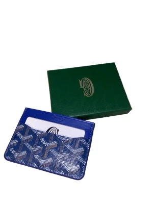 Korthållare - Helt ny,oanvänd, 5 fack totalt med ett stort i mitten. Bara att höra av sig vid funderingar 😊