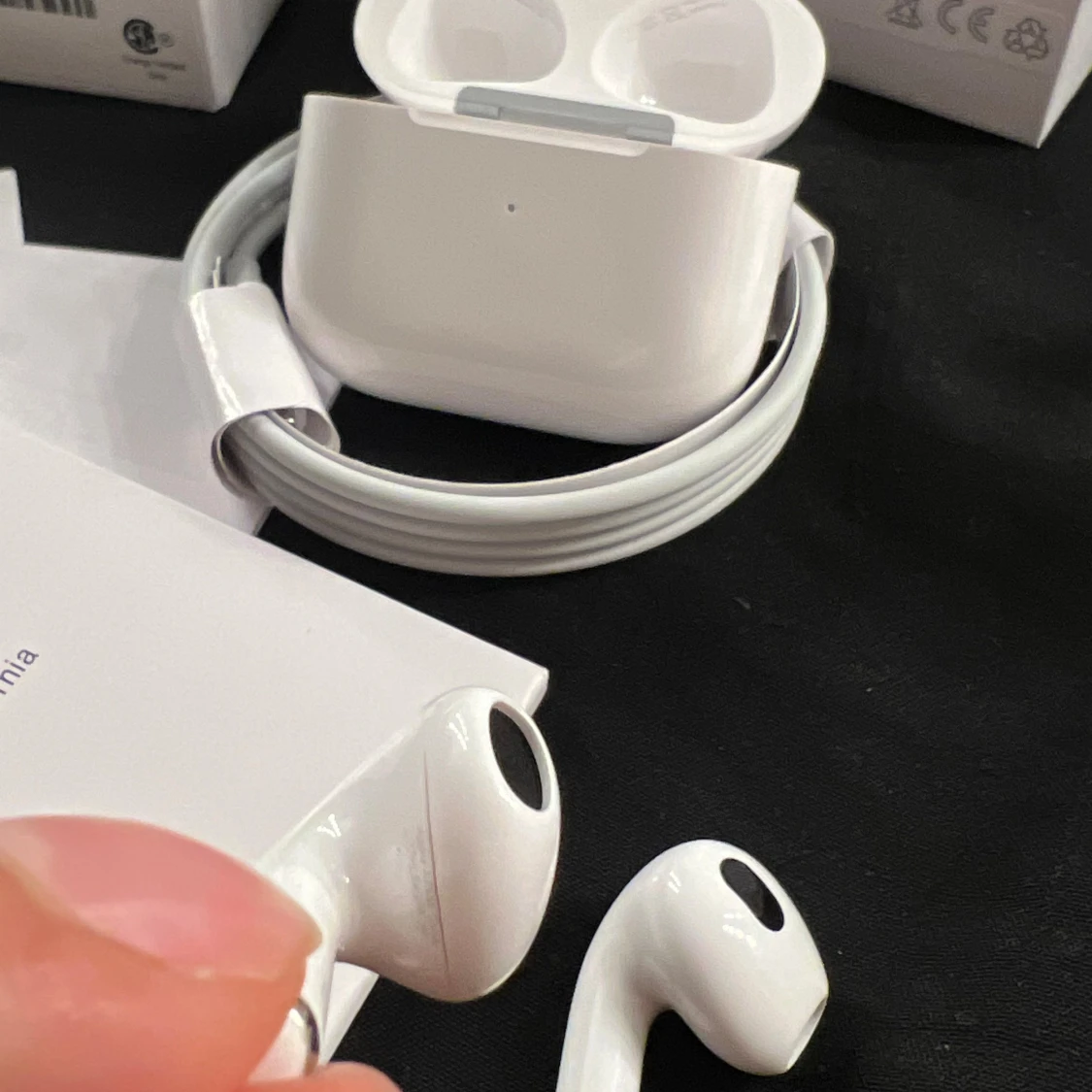 AirPods gen 3  - 2