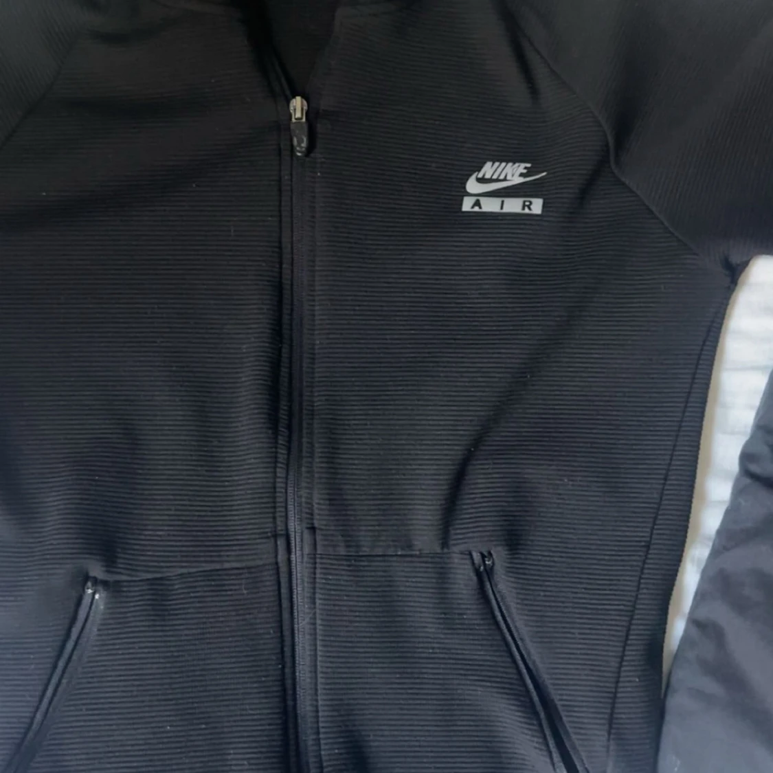 Svart Nike Air hoodie med dragkedja - 1