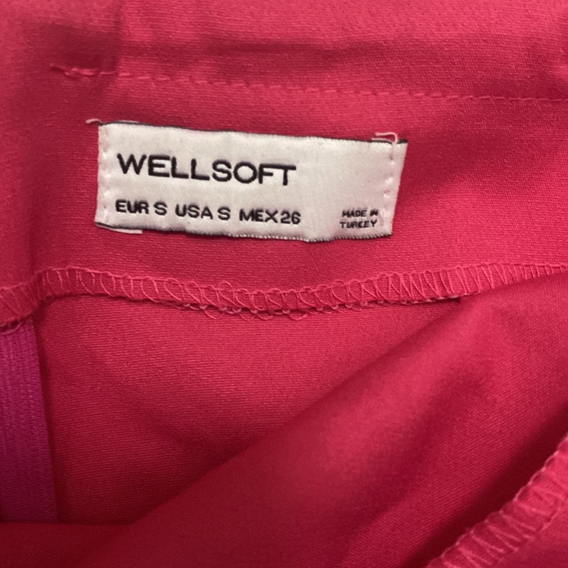 Röd axelbandslös kortklänning Wellsoft - 1