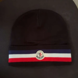 Mössa - Dm vid intresse 