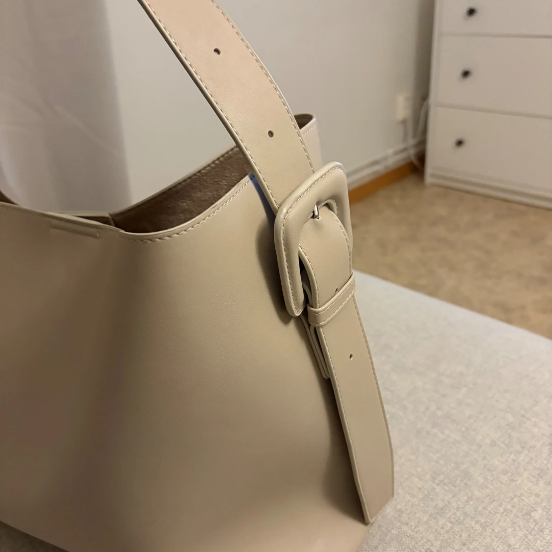 Beige axelväska från By Caine Wester - 2