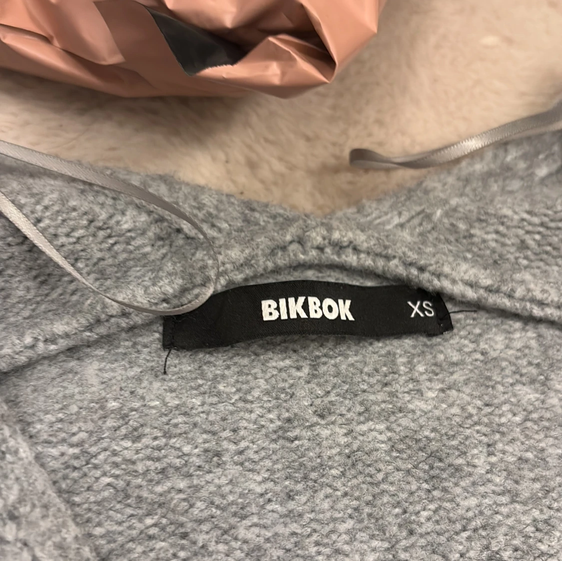 Grå stickad tröja från BikBok - 3