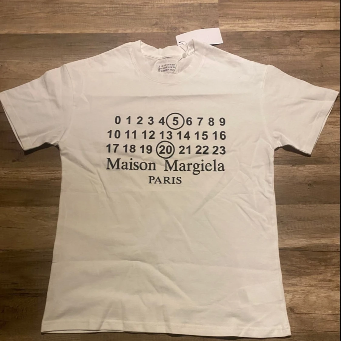Maison Margiela vit t-shirt med tryck