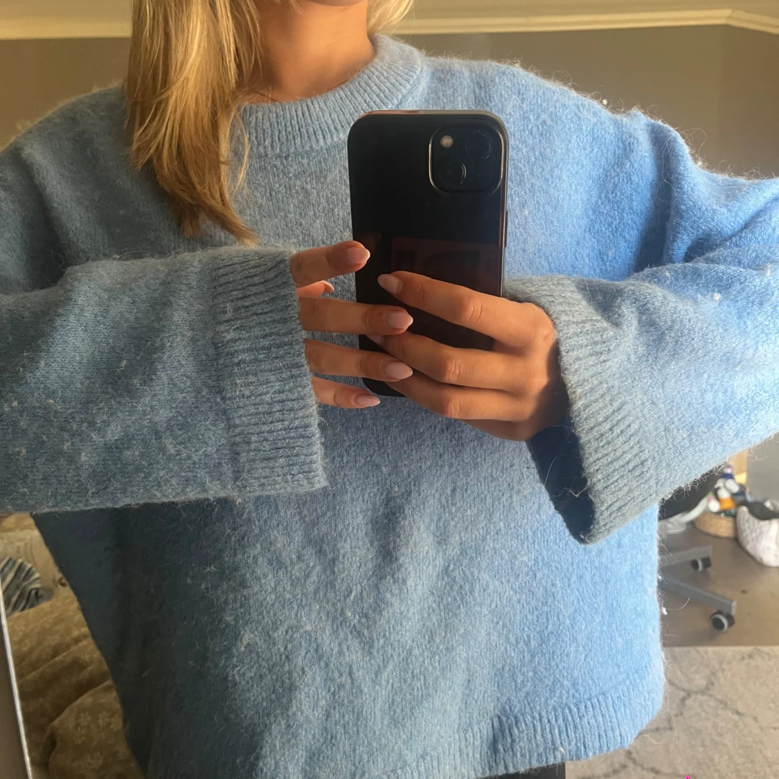 Blå stickad tröja från Gina Tricot