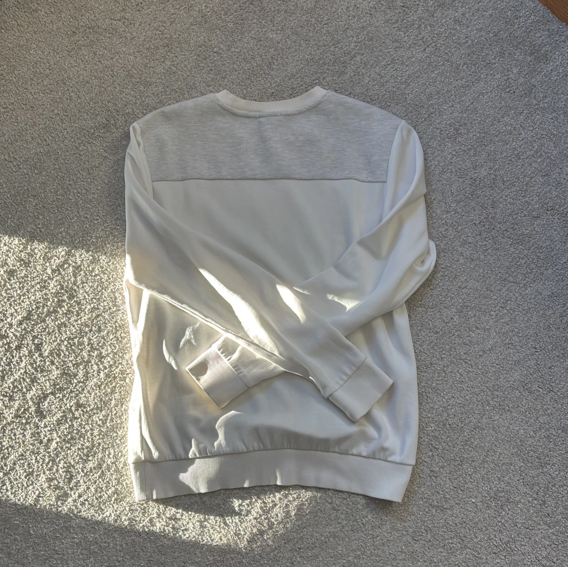 Vit hugo boss tröja  - 2