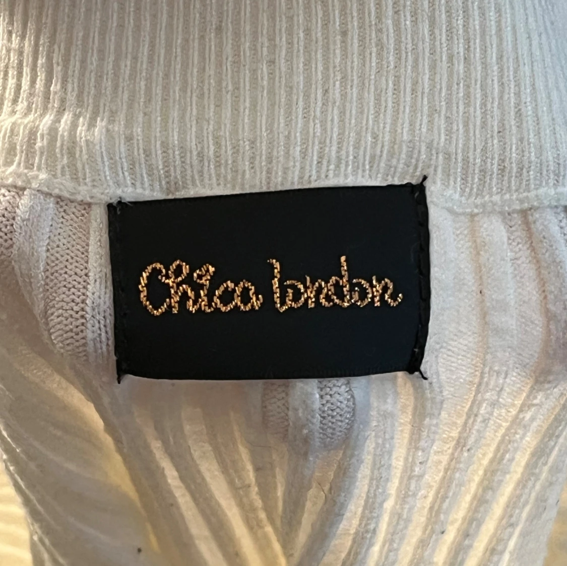 Vit ribbad långkjol  - 2