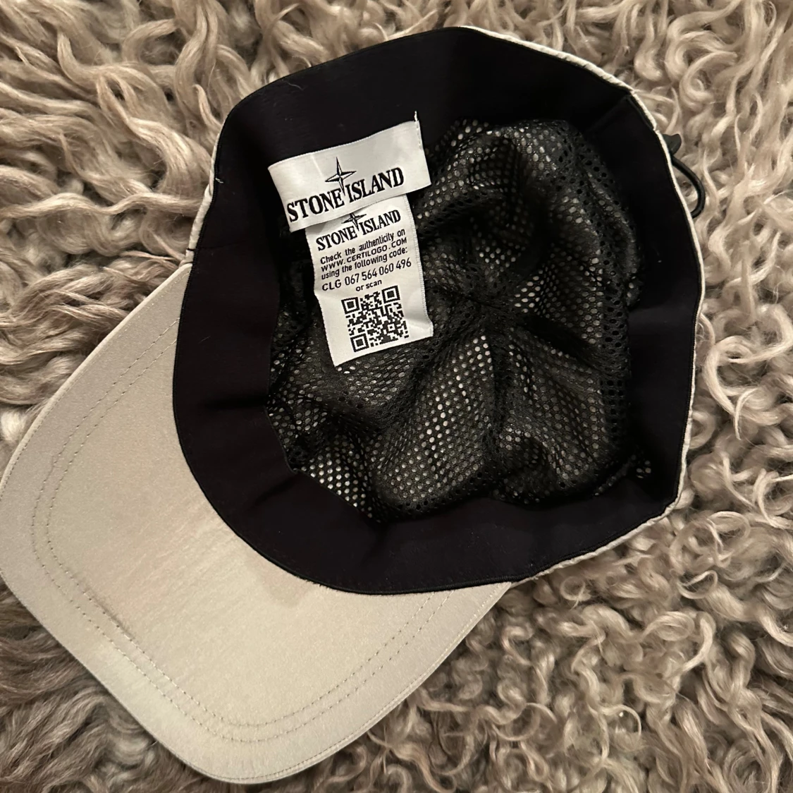 Beige keps från Stone Island - 3