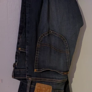 Lee Jeans  - Lee jeans slim fit | Storlek 31/32 men uppsydda till 31 | Pris: 299 kr (inte fast) | Kom privat för minsta lilla fråga eller fundering! 