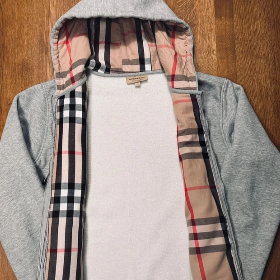 Grå hoodiejacka från Burberry