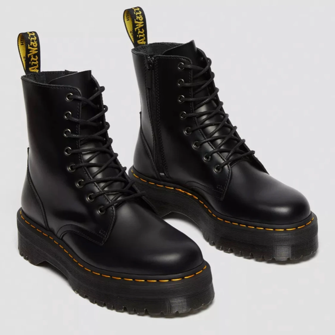 Svarta Dr. Martens boots i skinn