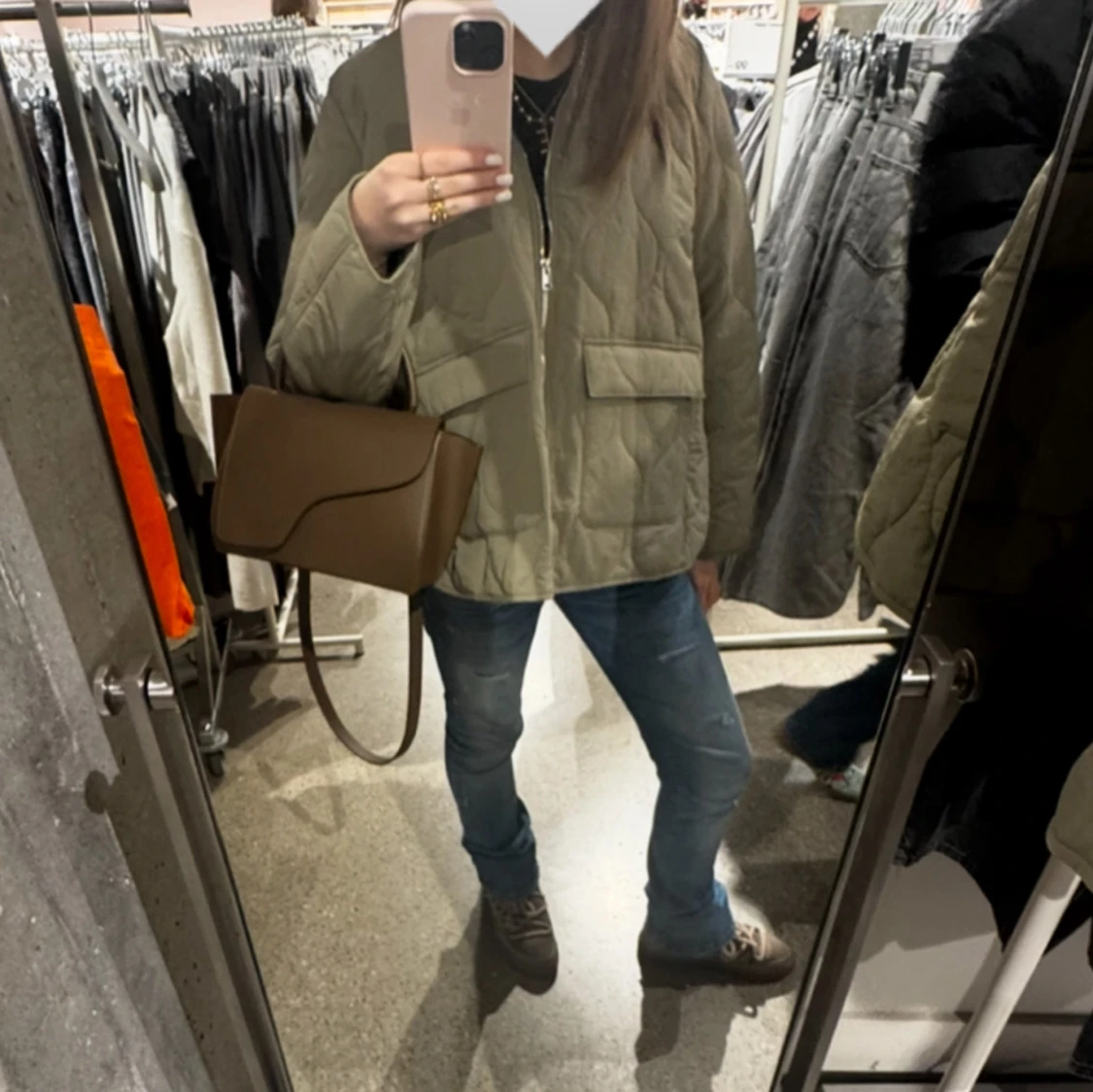 Quiltad khakigrön pufferjacka - 3