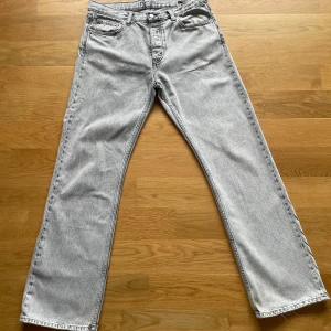 Hope Rush jeans relaxed bootcut - Säljer mina Jeans från Hope rush eller relaxed bootcut i storleken 31/31. I väldigt fint skick 