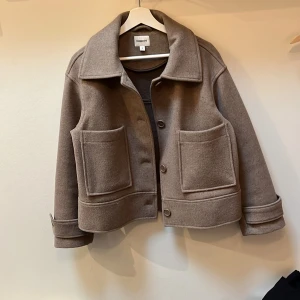 Kappa - Snygg beige kappa från kappahl