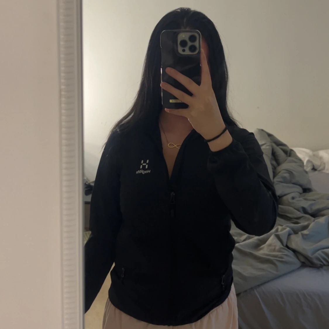 Svart vindjacka från Haglöfs