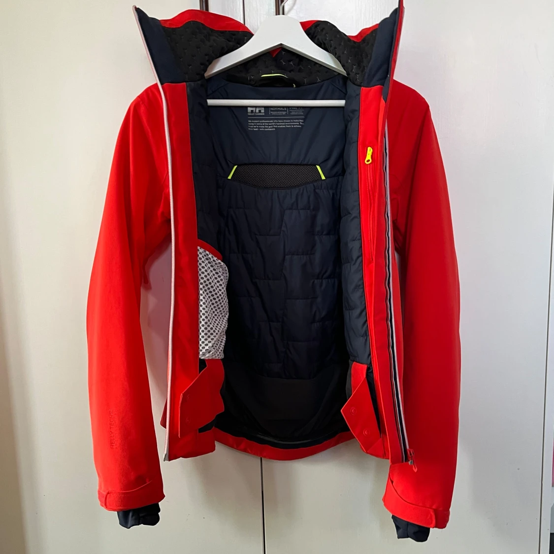 Röd skidjacka Helly Hansen Alphelia Lifaloft - 2