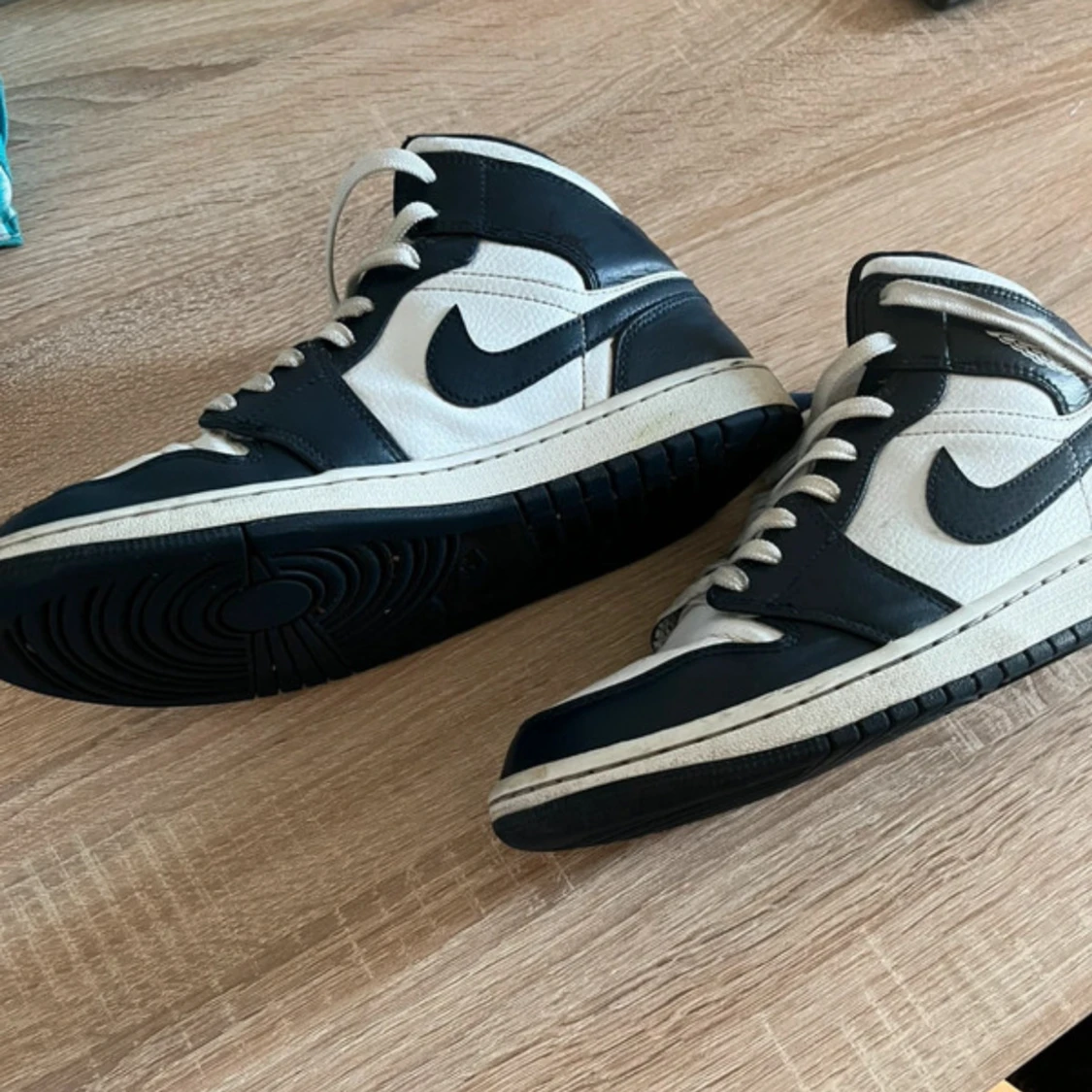 Nike Air Jordan 1 High svart/vit - 2