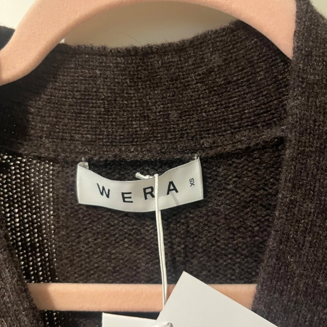 Mörkbrun stickad kofta från Wera - 1