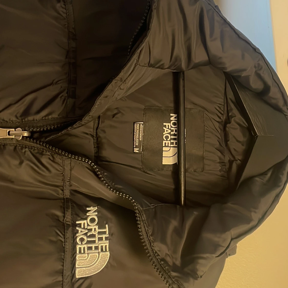 Svart pufferjacka från The North Face - 2