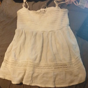 Vitt linne från 157 - Supergulligt linne