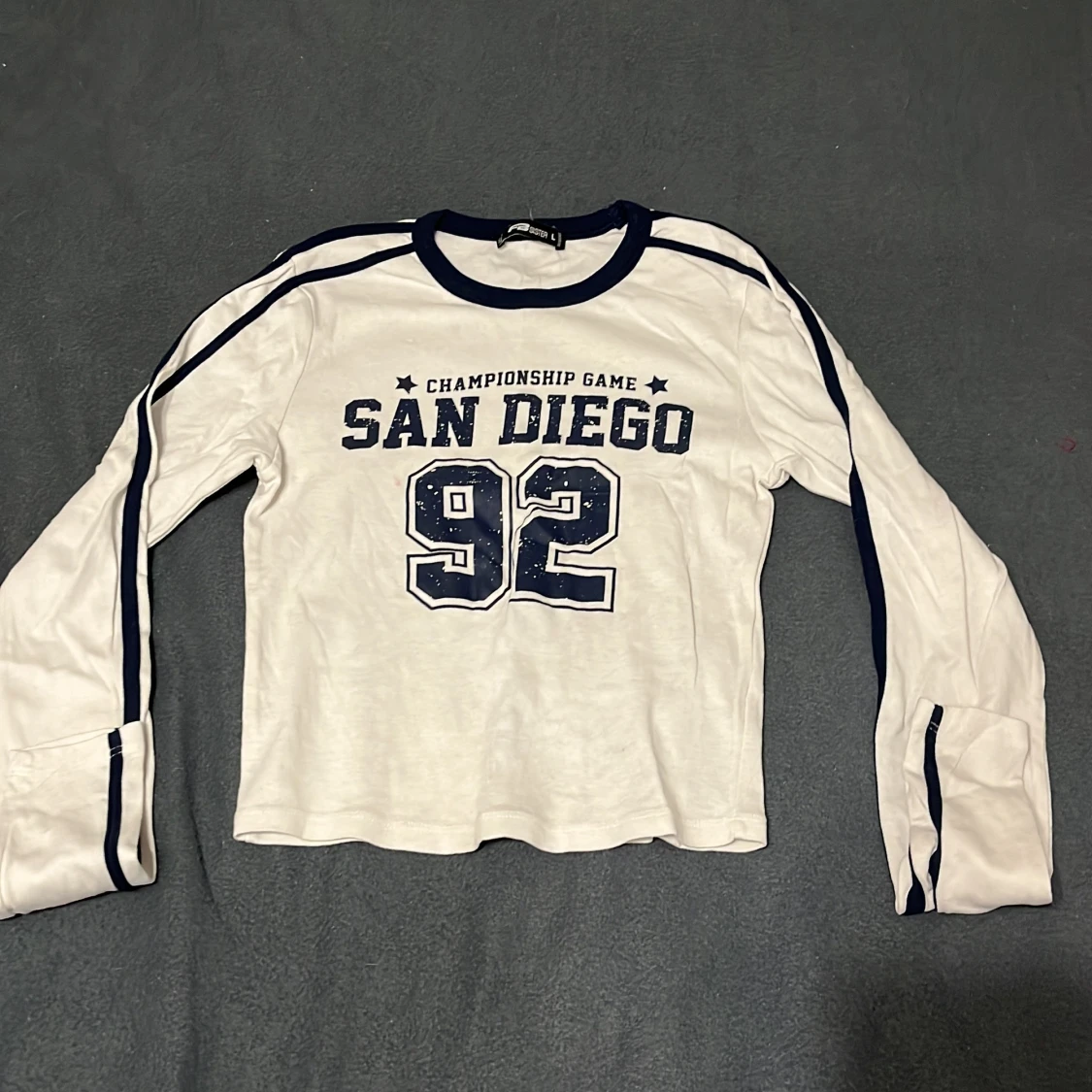 Vit långärmad tröja FB Sister