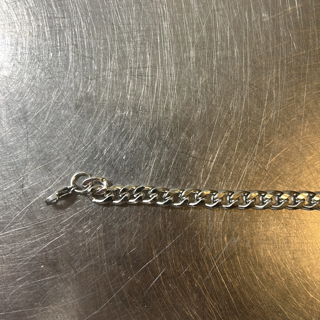 Kedjearmband i silverfärg - 1