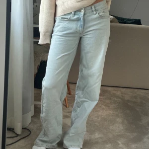 Ljusblå raka jeans - Såå fina ljusblå baggy/raka jeans från Nelly🩵💙