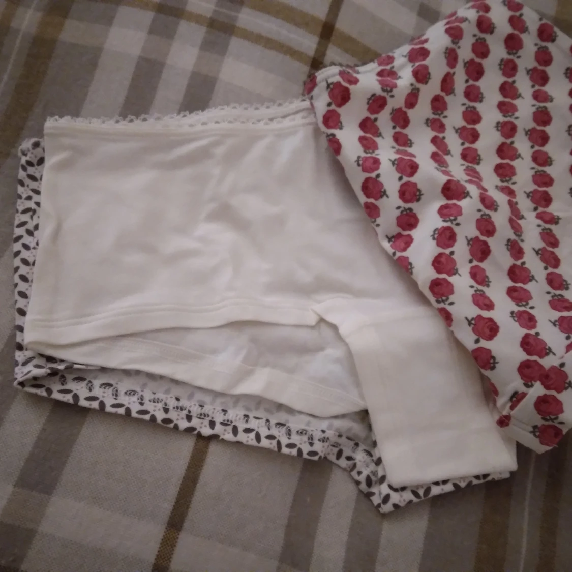 Helt nya, oanvända 3-pack hipsters trosor från H&M, strl 36 - 1