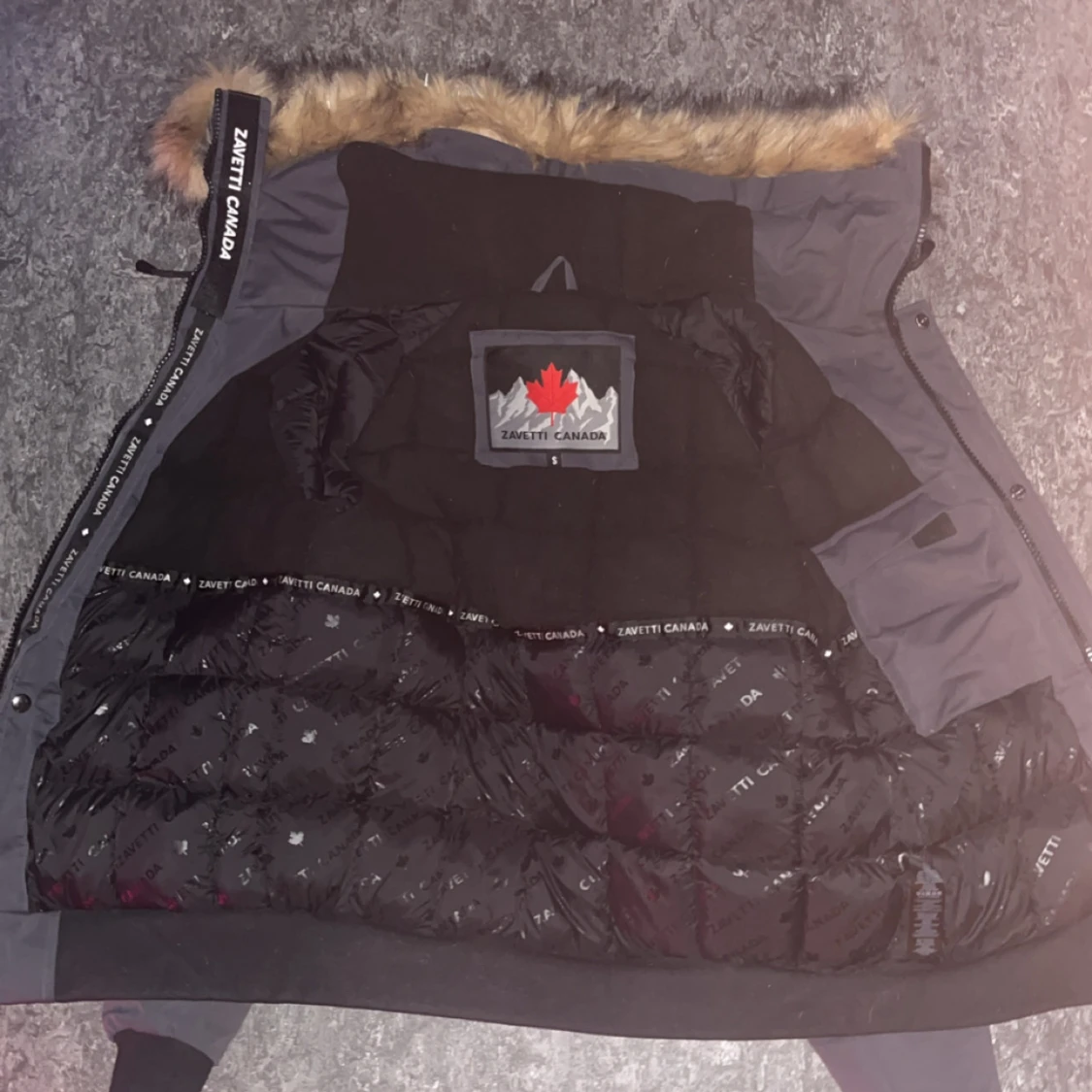 Mörkgrå dunjacka från Zavetti Canada - 2