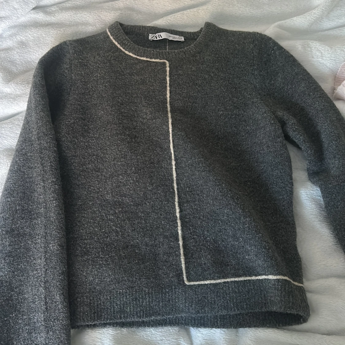 Grå stickad tröja från Zara