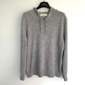 Kashmir hoodie - Riktigt fet kashmir hoodie ifrån Sayless! Riktigt bra skick, inga defekter. Storlek M. Kontakta mig för fler frågor och funderingar!