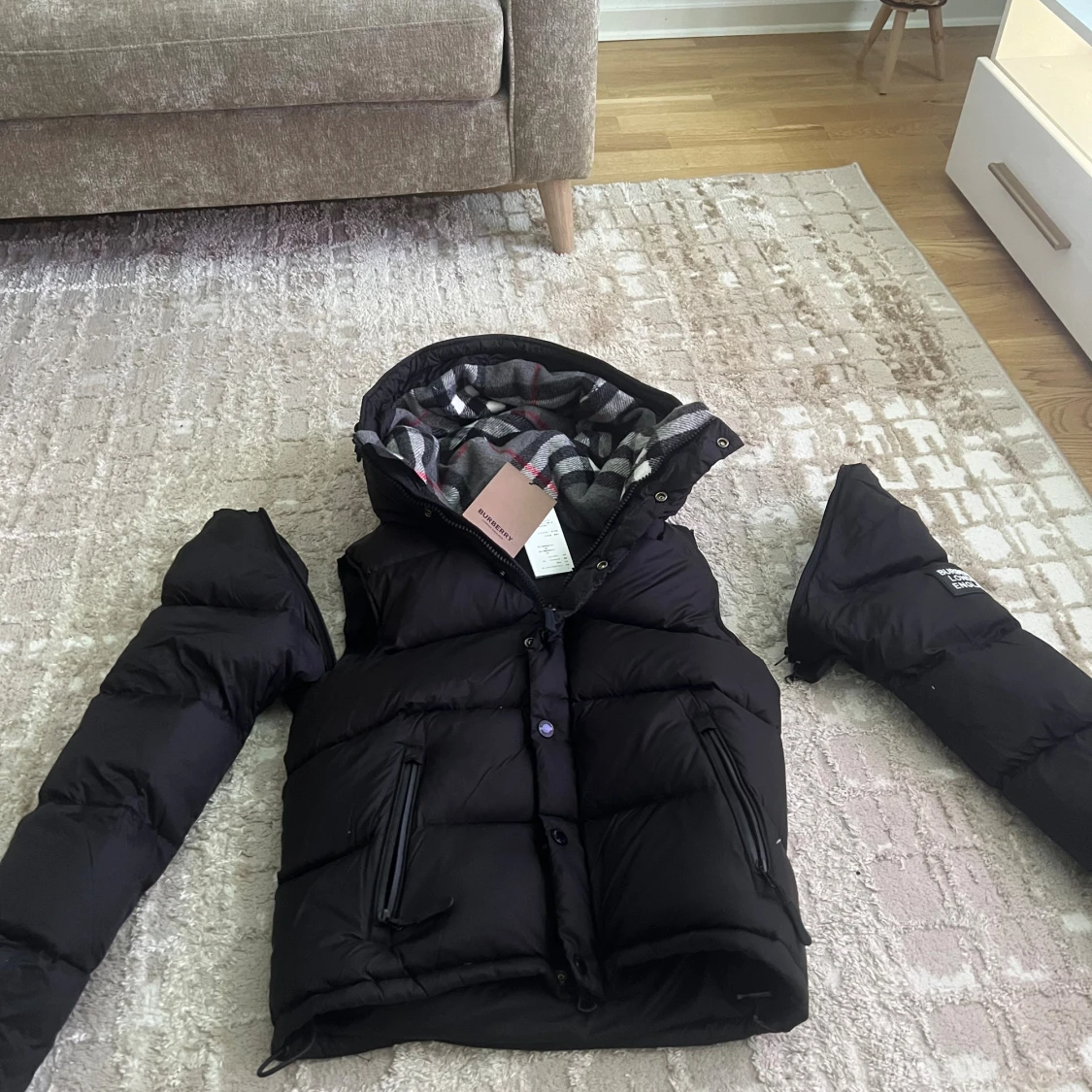 Svart dunjacka från Burberry - 1