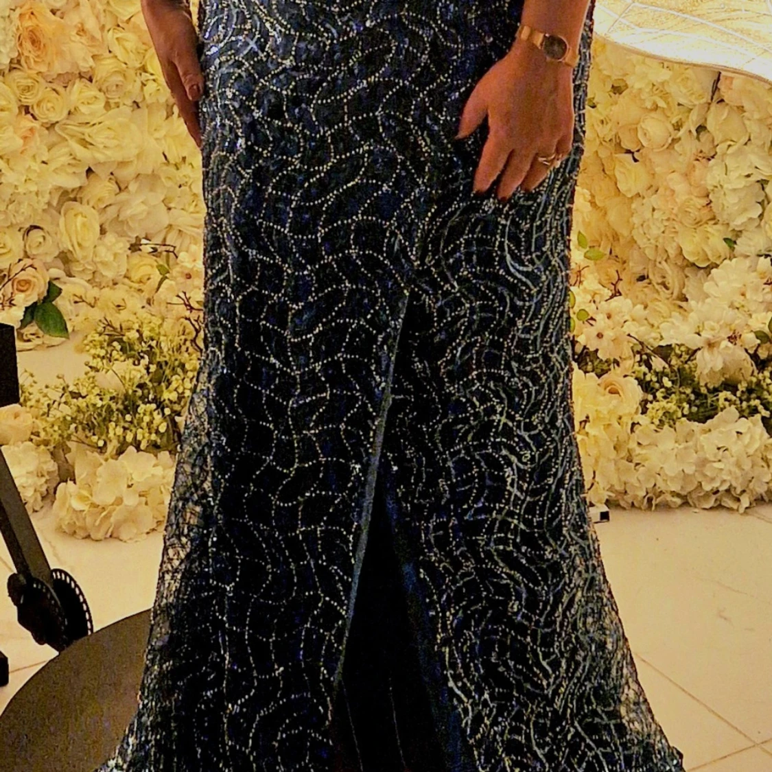 Blå glittrig långklänning med slits - 2