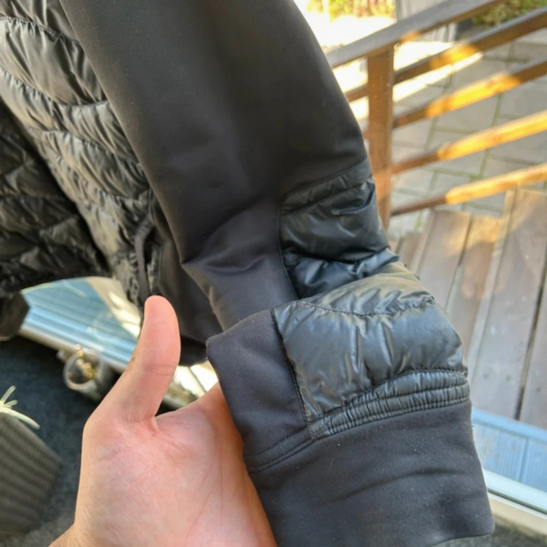 Svart pufferjacka Peak Performance L - 3